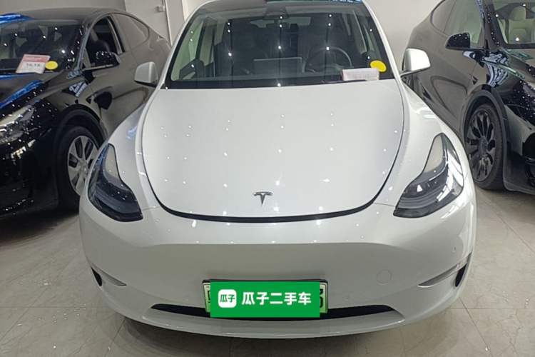 Used Tesla Model Y 2023 High-Performance All-Wheel-Drive Version Front