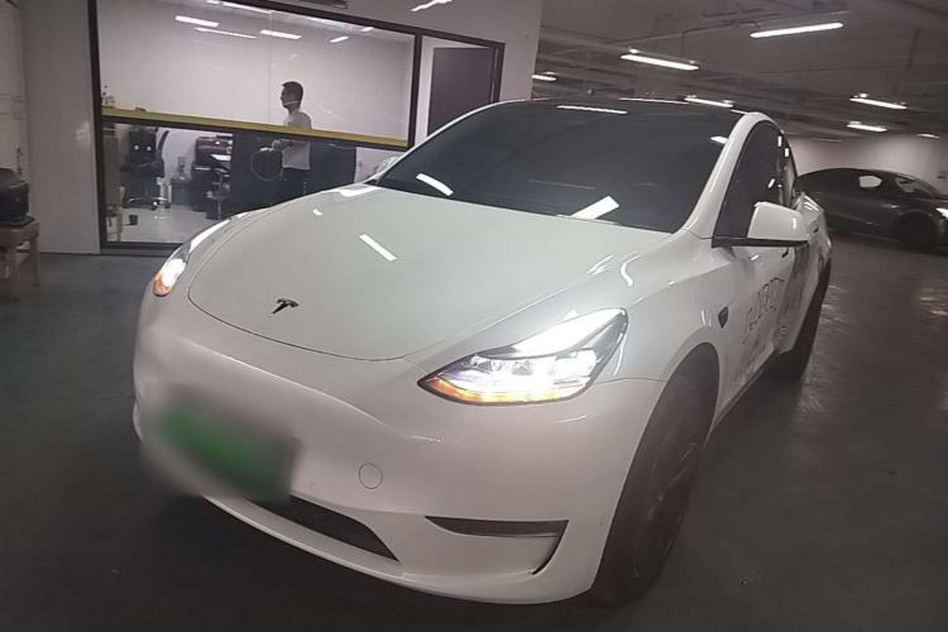 Used Tesla Model Y 2023 Long-Range All-Wheel-Drive Version Front Left 45 Deg