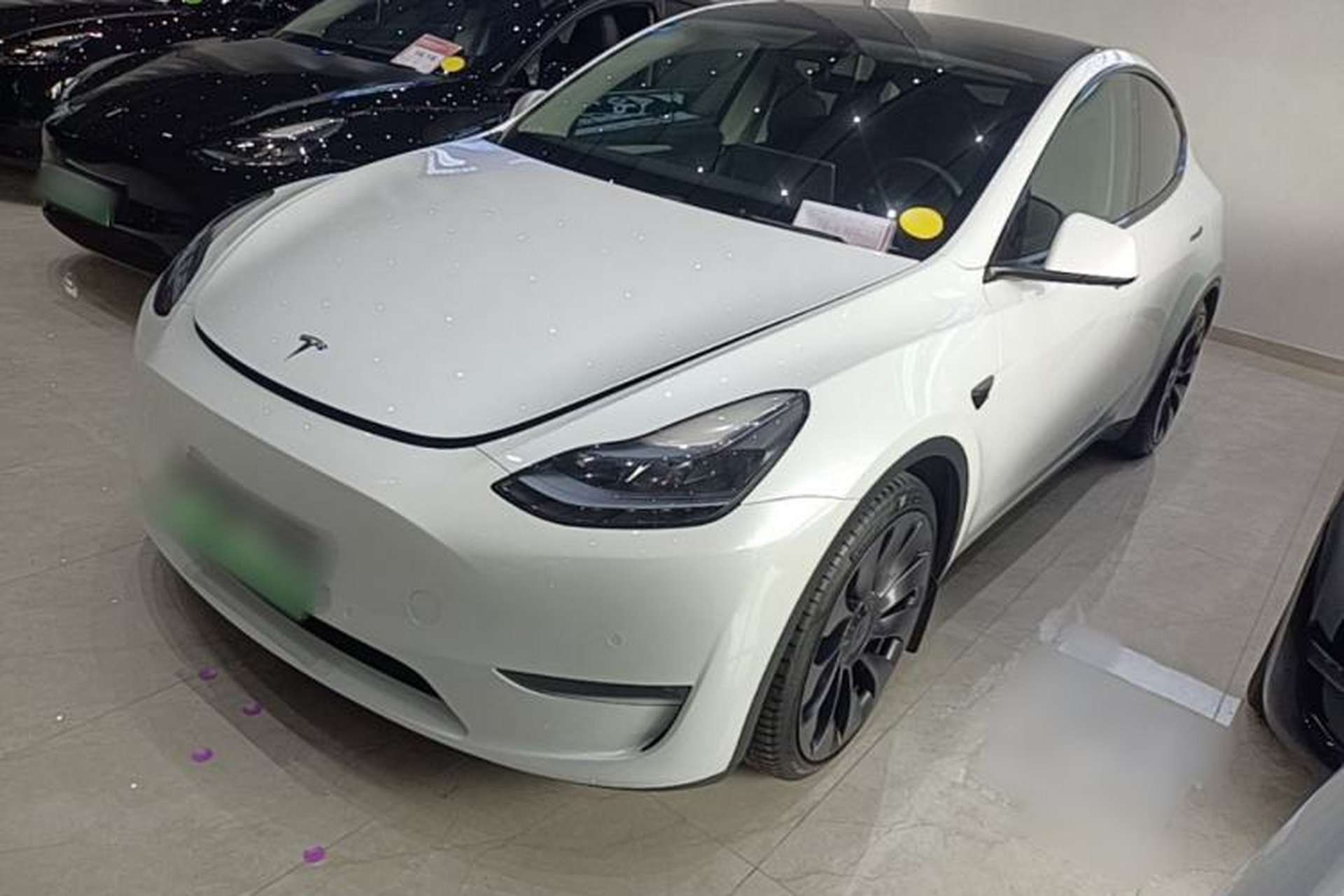 Used Tesla Model Y 2023 High-Performance All-Wheel-Drive Version Front Left 45 Deg