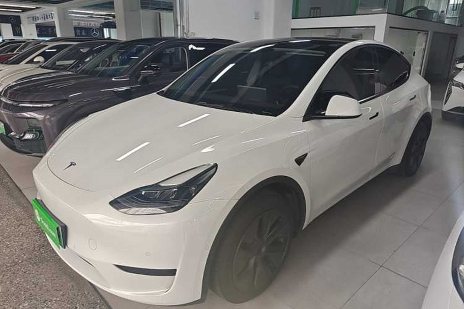 Used Tesla Model Y 2023 Rear-Wheel-Drive Version Front Left 45 Deg