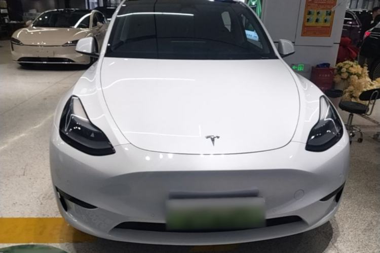 Used Tesla Model Y 2023 Rear-Wheel-Drive Version Front
