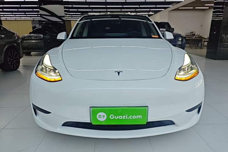 Used Tesla Model Y 2023 Rear-Wheel-Drive Version Front