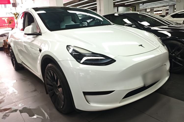 Used Tesla Model Y 2023 Long-Range All-Wheel-Drive Version Front Right 45 Deg