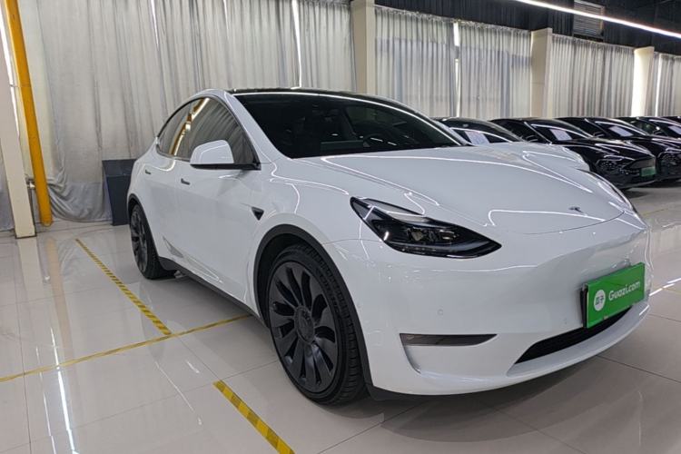 Used Tesla Model Y 2023 High-Performance All-Wheel-Drive Version Front Right 45 Deg