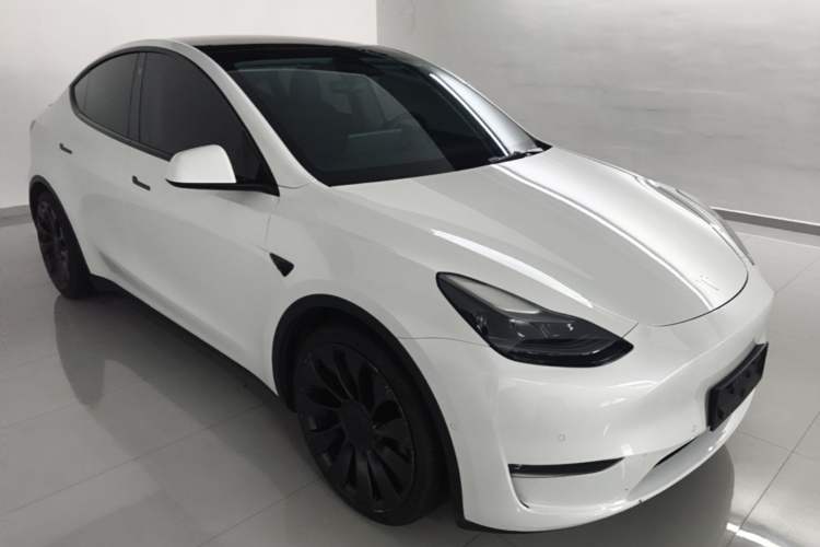 Used Tesla Model Y 2023 High-Performance All-Wheel-Drive Version Front Right 45 Deg
