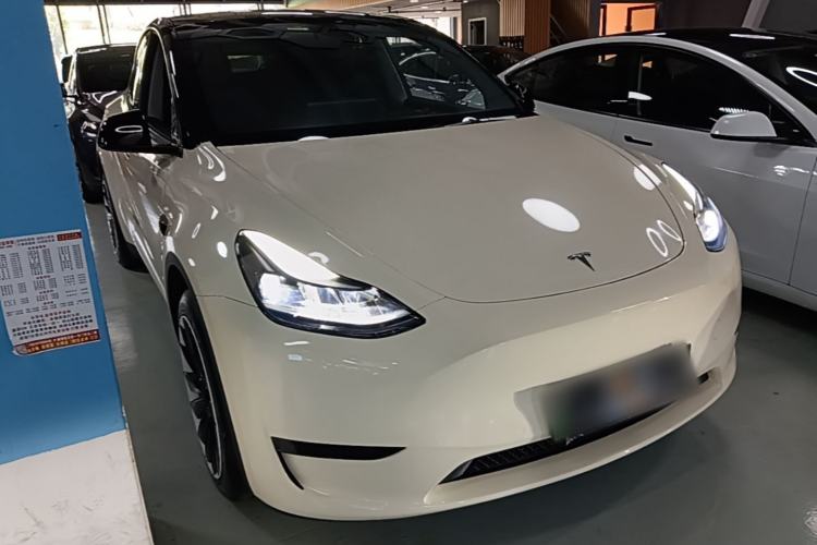 Used Tesla Model Y 2023 Rear-Wheel-Drive Version Front Right 45 Deg