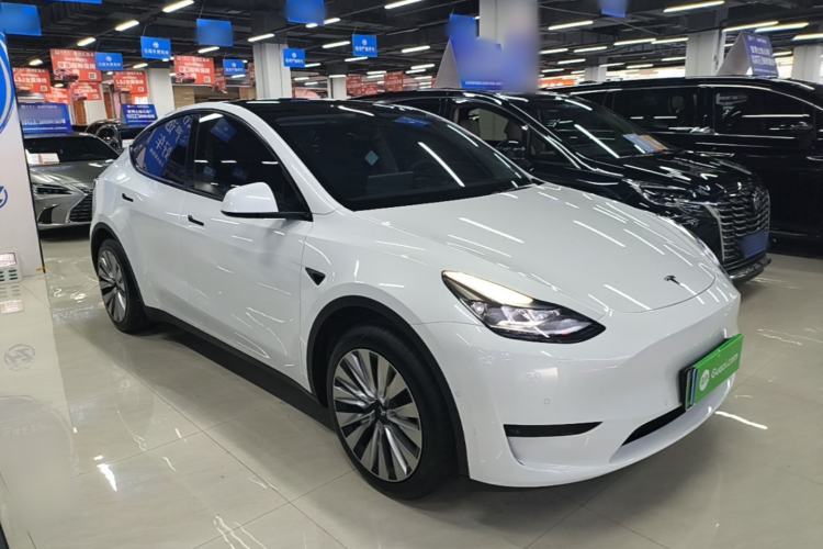 Used Tesla Model Y 2023 Rear-Wheel-Drive Version Front Right 45 Deg