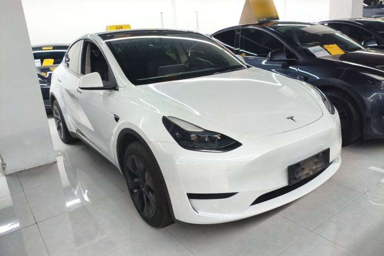 Used Tesla Model Y 2023 Rear-Wheel-Drive Version Front Right 45 Deg