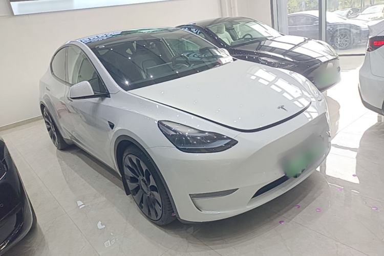 Used Tesla Model Y 2023 High-Performance All-Wheel-Drive Version Front Right 45 Deg