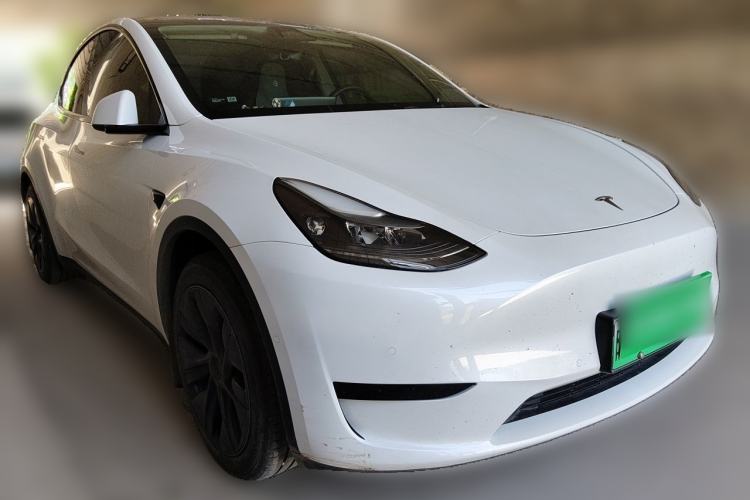 Used Tesla Model Y 2023 Rear-Wheel-Drive Version Front Right 45 Deg