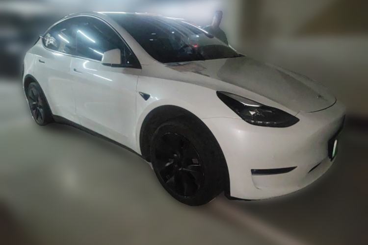 Used Tesla Model Y 2023 Long-Range All-Wheel-Drive Version Front Right 45 Deg