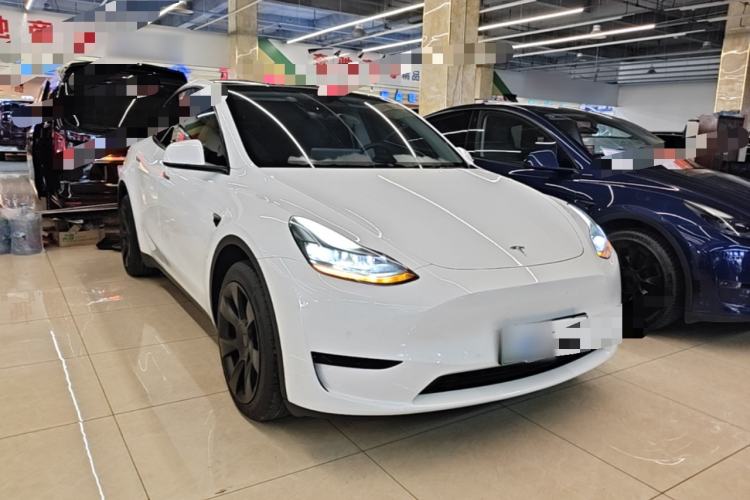Used Tesla Model Y 2023 Rear-Wheel-Drive Version Front Right 45 Deg