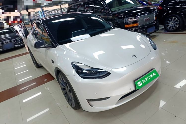 Used Tesla Model Y 2023 High-Performance All-Wheel-Drive Version Front Right 45 Deg
