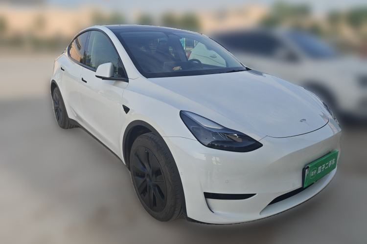 Used Tesla Model Y 2023 Rear-Wheel-Drive Version Front Right 45 Deg