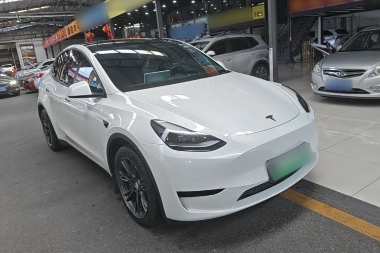 Used Tesla Model Y 2023 Rear-Wheel-Drive Version Front Right 45 Deg