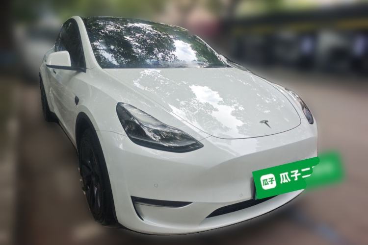 Used Tesla Model Y 2023 Long-Range All-Wheel-Drive Version Front Right 45 Deg