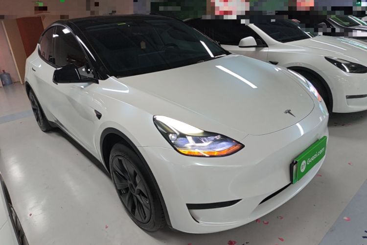 Used Tesla Model Y 2023 Rear-Wheel-Drive Version Front Right 45 Deg
