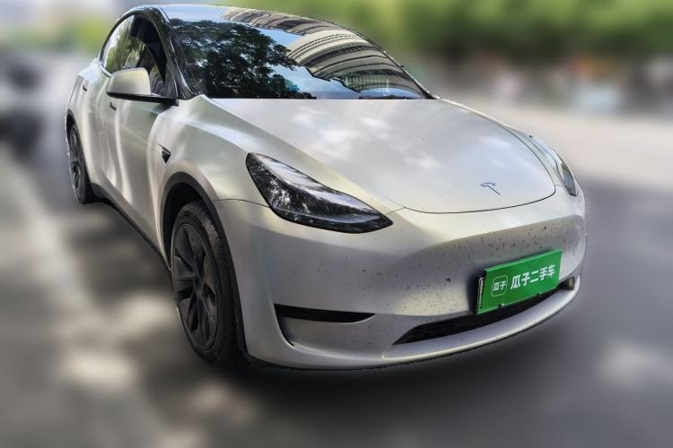 Used Tesla Model Y 2023 Rear-Wheel-Drive Version Front Right 45 Deg