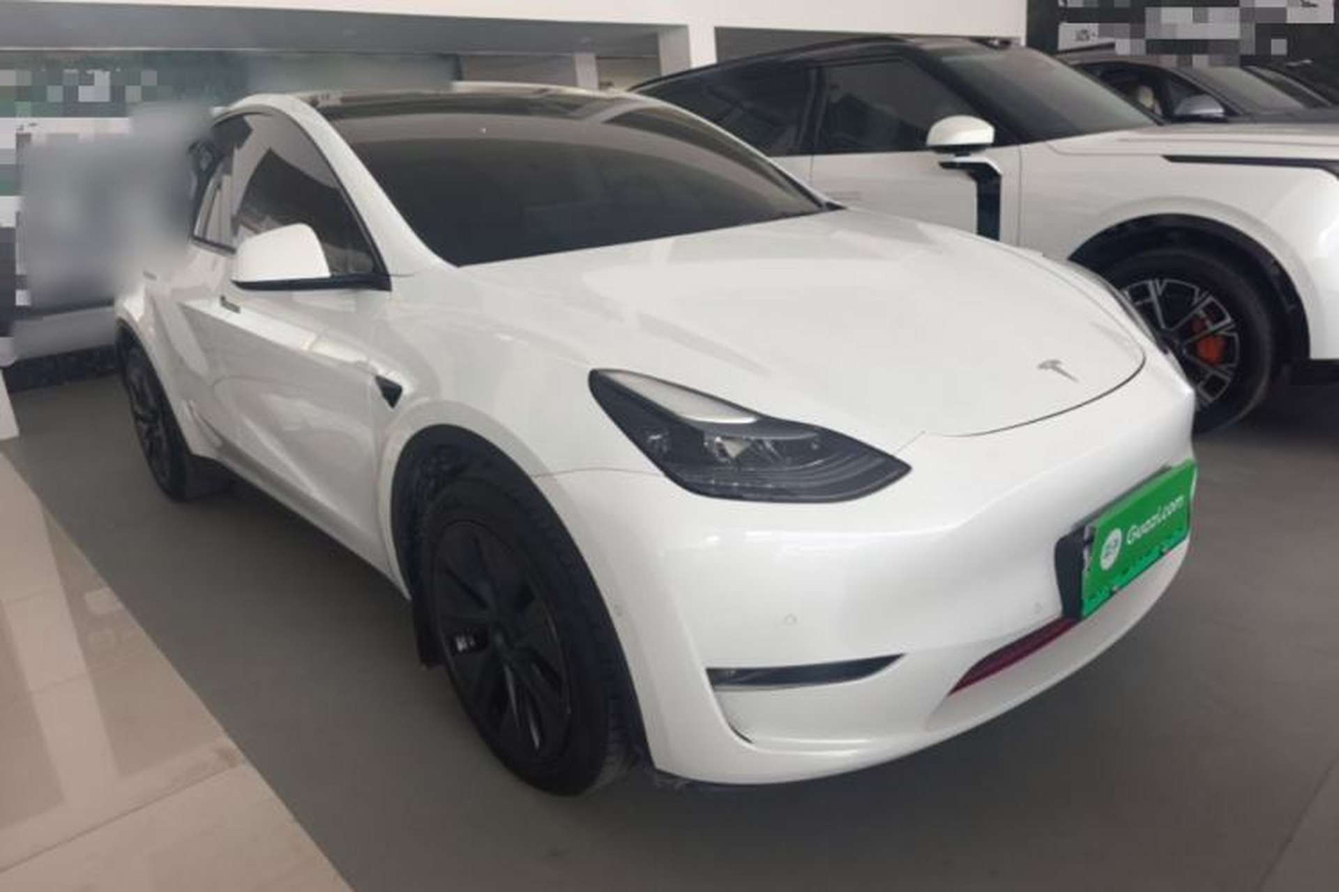 Used Tesla Model Y 2023 Long-Range All-Wheel-Drive Version Front Right 45 Deg