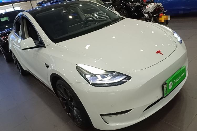 Used Tesla Model Y 2023 High-Performance All-Wheel-Drive Version Front Right 45 Deg