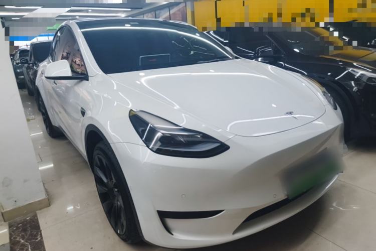 Used Tesla Model Y 2023 Rear-Wheel-Drive Version Front Right 45 Deg