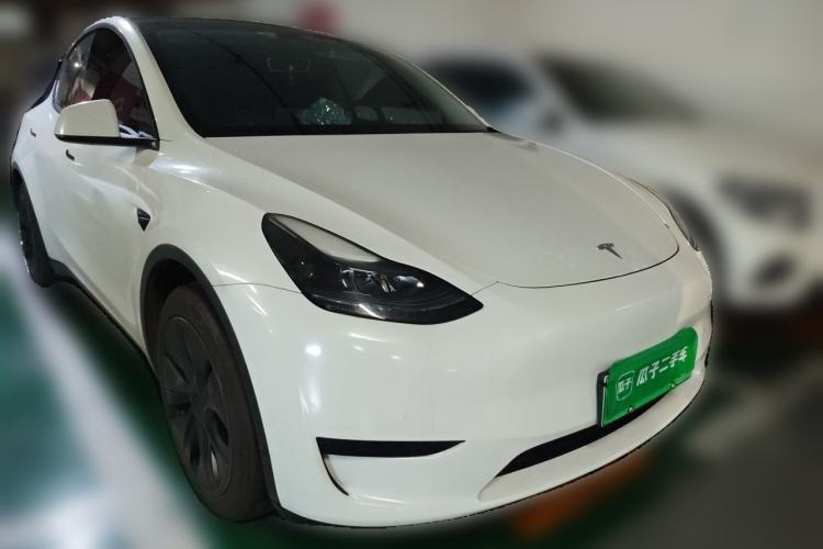 Used Tesla Model Y 2023 Rear-Wheel-Drive Version Front Right 45 Deg