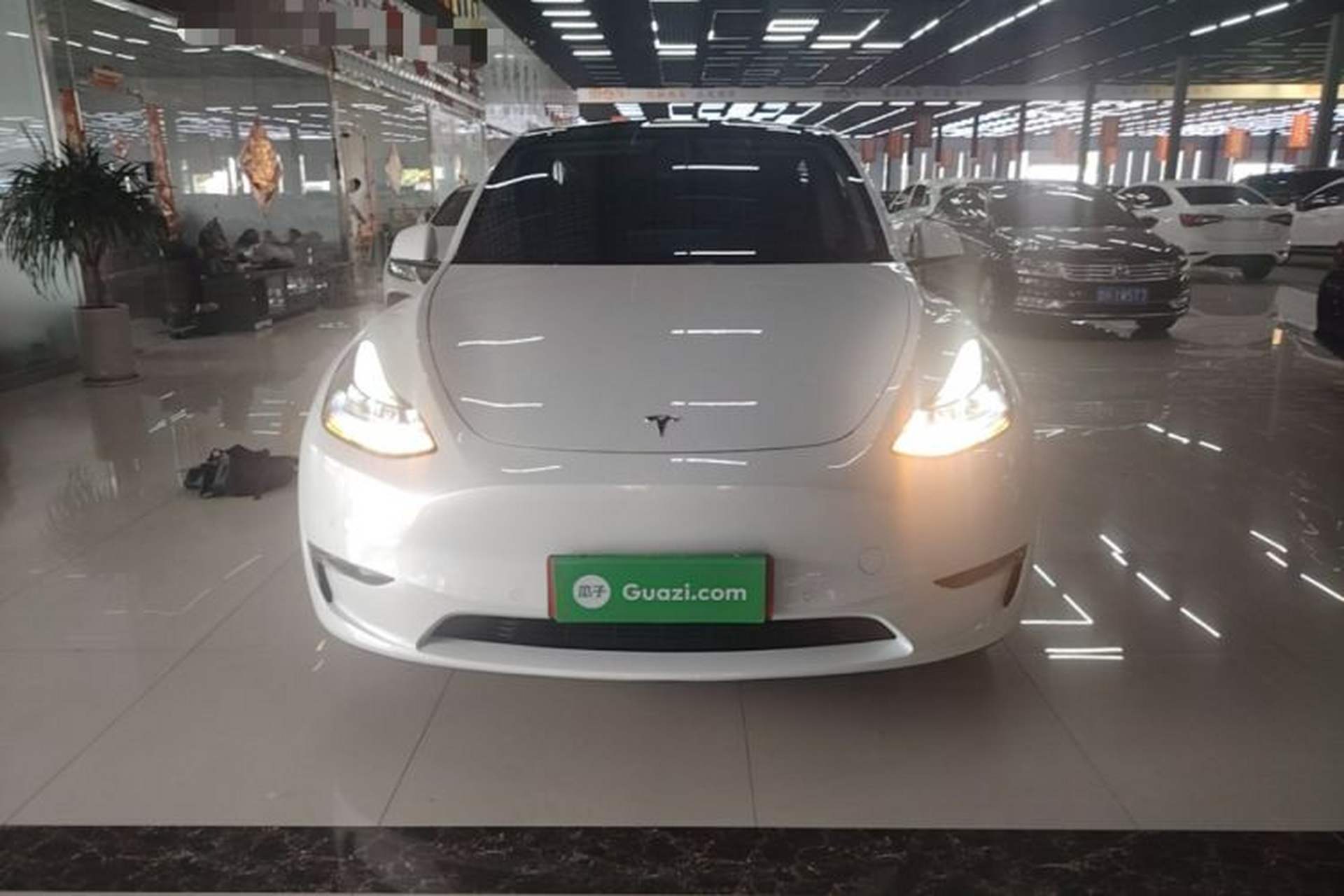 Used Tesla Model Y 2023 Long-Range All-Wheel-Drive Version Front