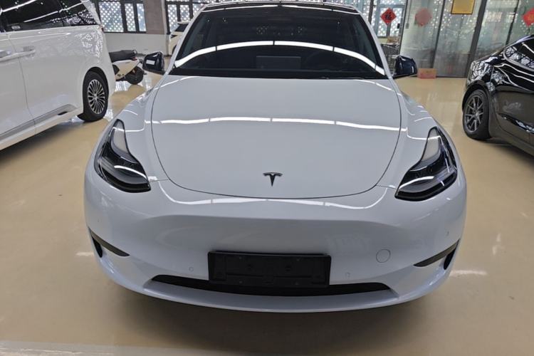 Used Tesla Model Y 2023 Rear-Wheel-Drive Version Front