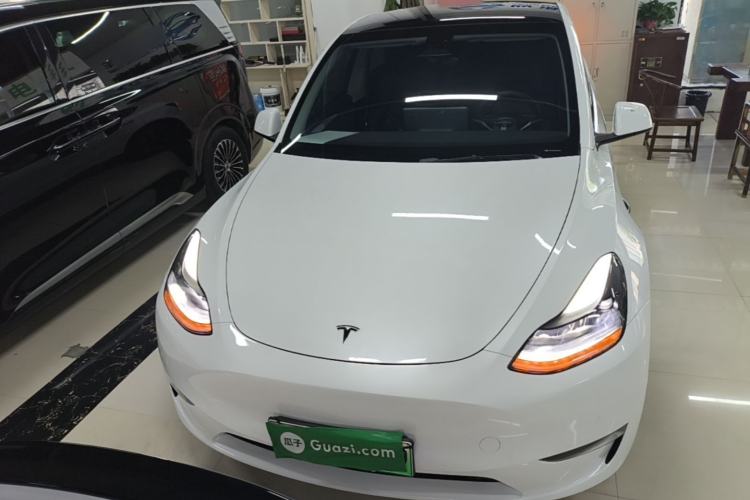 Used Tesla Model Y 2023 Long-Range All-Wheel-Drive Version Front