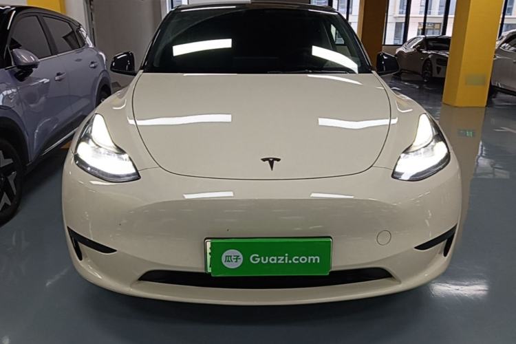 Used Tesla Model Y 2023 Rear-Wheel-Drive Version Front