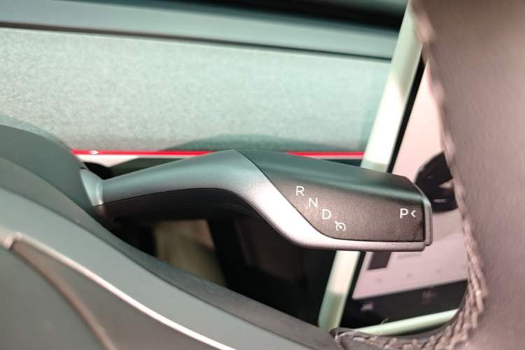 Used Tesla Model Y 2023 Long-Range All-Wheel-Drive Version Gear Lever