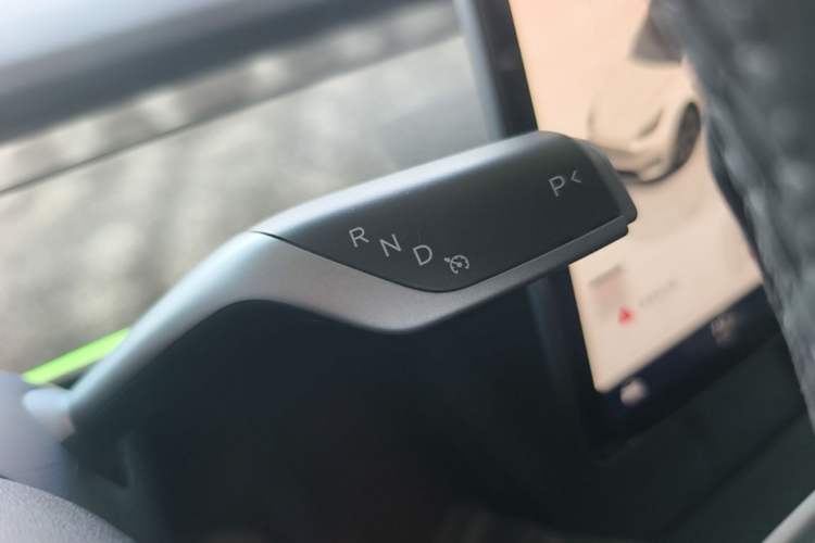 Used Tesla Model Y 2023 Long-Range All-Wheel-Drive Version Gear Lever