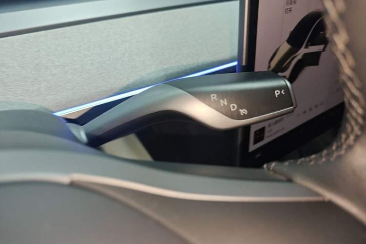 Used Tesla Model Y 2023 Long-Range All-Wheel-Drive Version Gear Lever