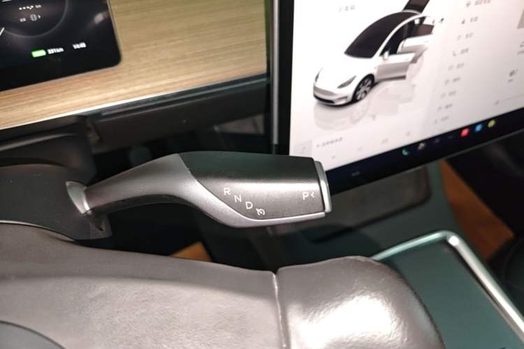 Used Tesla Model Y 2023 Long-Range All-Wheel-Drive Version Gear Lever