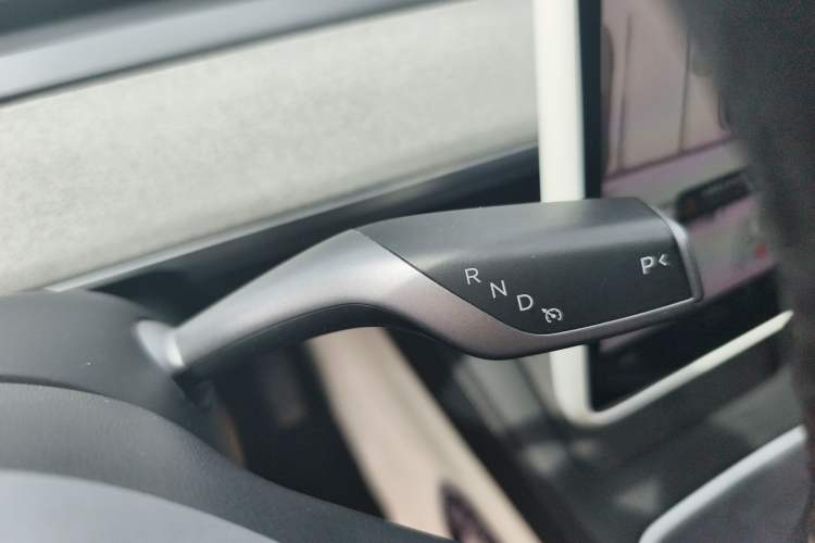 Used Tesla Model Y 2023 Long-Range All-Wheel-Drive Version Gear Lever