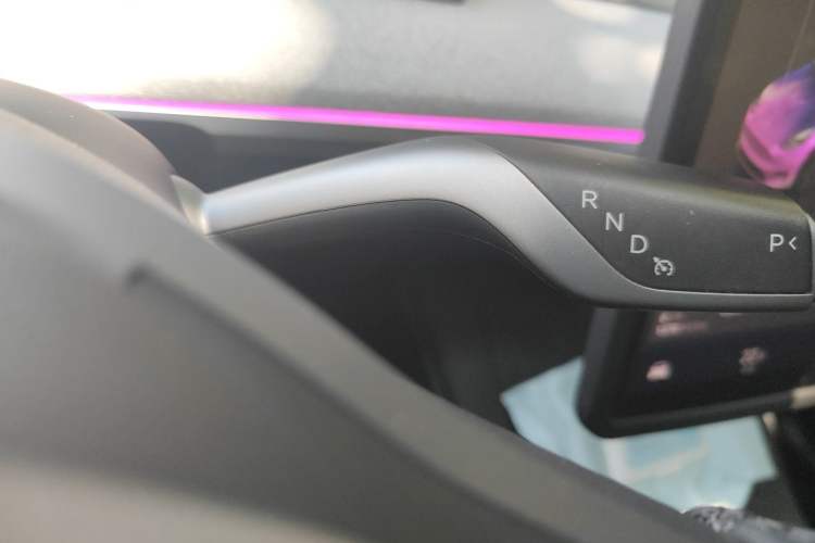 Used Tesla Model Y 2023 Long-Range All-Wheel-Drive Version Gear Lever