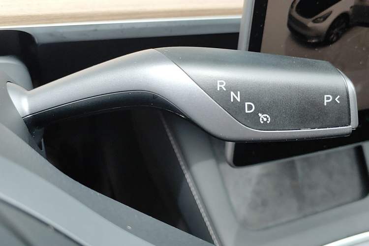 Used Tesla Model Y 2023 Long-Range All-Wheel-Drive Version Gear Lever