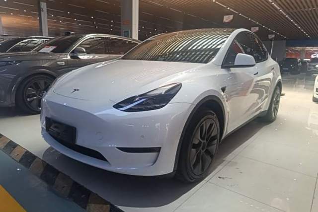 Used Tesla Model Y 2023 Long-Range All-Wheel-Drive Version