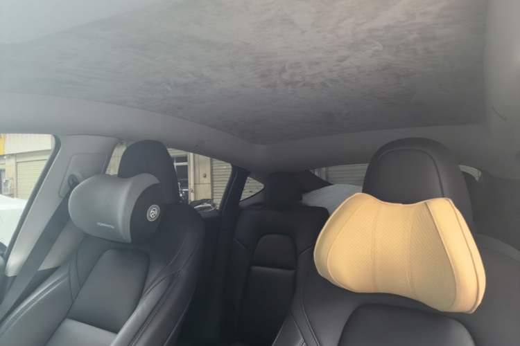 Used Tesla Model Y 2023 Rear-Wheel-Drive Version Headliner