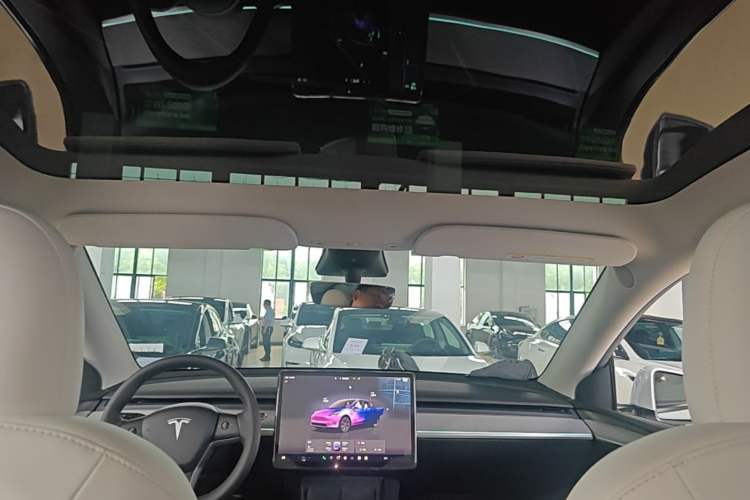 Used Tesla Model Y 2023 Rear-Wheel-Drive Version Headliner