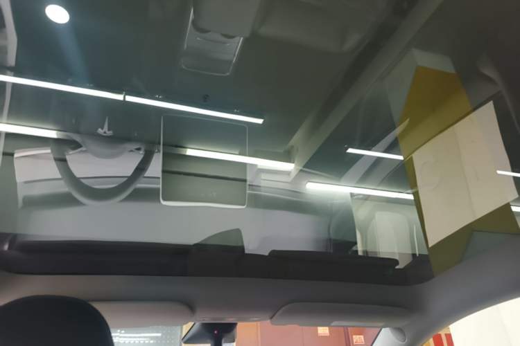 Used Tesla Model Y 2023 Rear-Wheel-Drive Version Headliner
