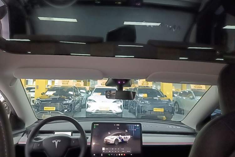 Used Tesla Model Y 2023 Rear-Wheel-Drive Version Headliner