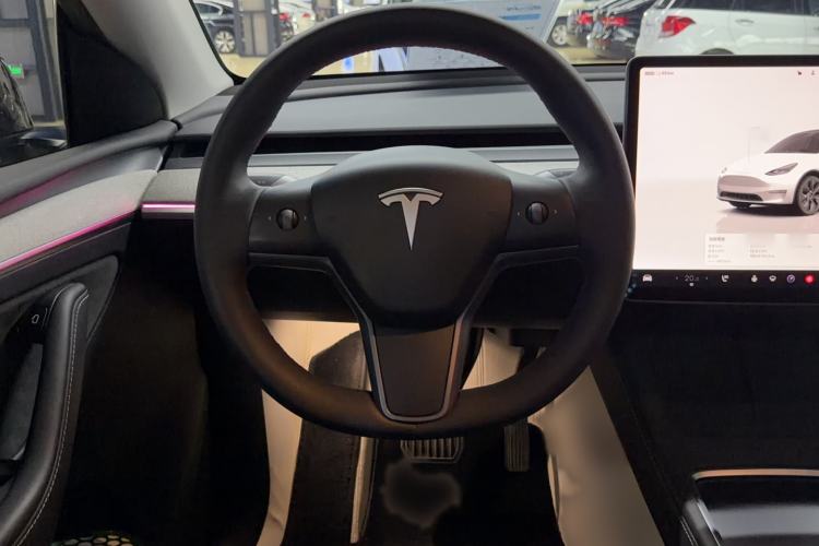 Used Tesla Model Y 2023 Rear-Wheel-Drive Version Interior 1