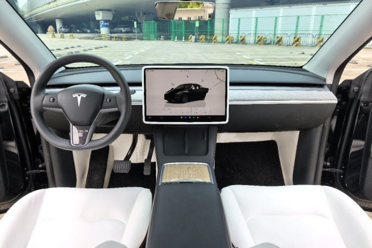 Used Tesla Model Y 2023 Long-Range All-Wheel-Drive Version Interior 2