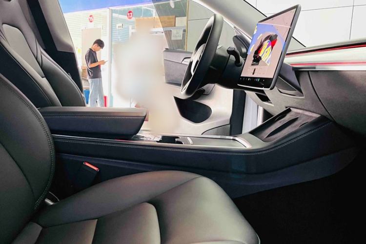 Used Tesla Model Y 2023 High-Performance All-Wheel-Drive Version Interior 2
