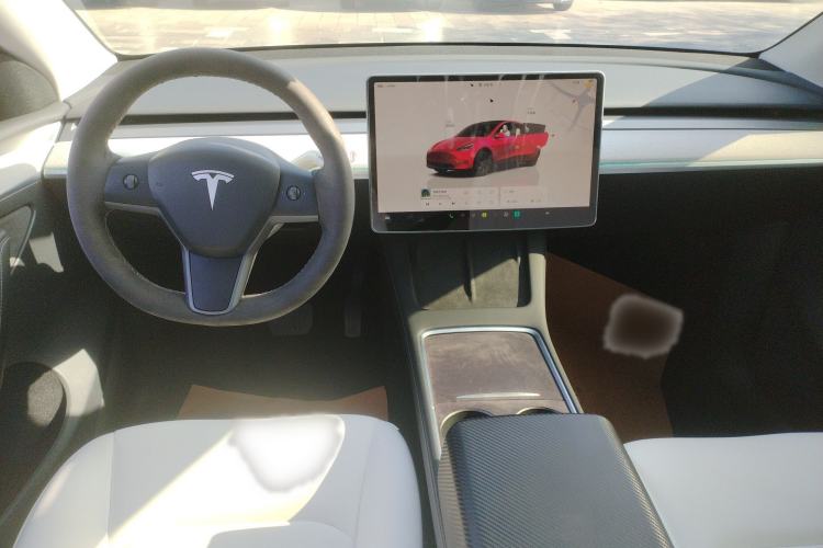 Used Tesla Model Y 2023 Rear-Wheel-Drive Version Interior 2