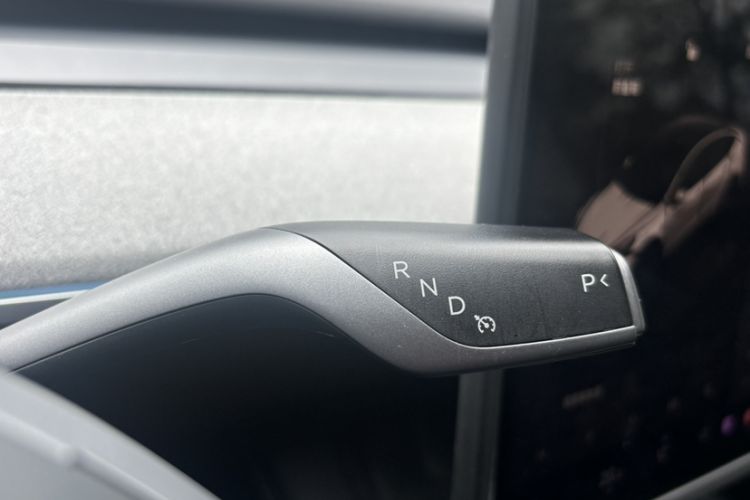 Used Tesla Model Y 2023 Rear-Wheel-Drive Version Interior 2