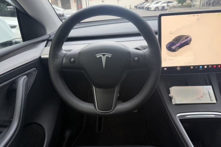 Used Tesla Model Y 2023 Long-Range All-Wheel-Drive Version Interior 2