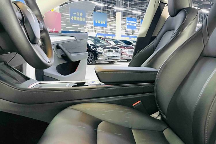 Used Tesla Model Y 2023 High-Performance All-Wheel-Drive Version Interior 3