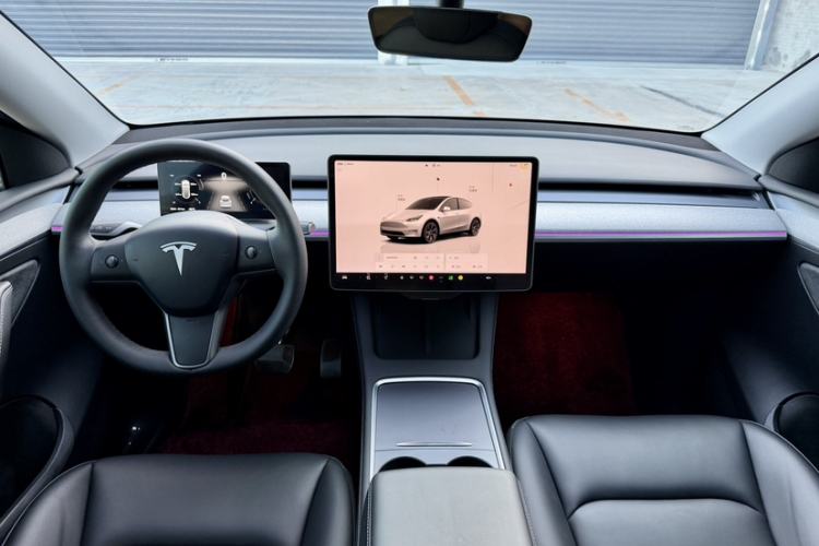 Used Tesla Model Y 2023 Rear-Wheel-Drive Version Interior 3